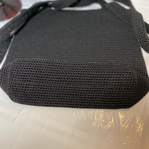 Unbelievable Price! Perfect All Season Bag! Easy to clean and travel with. - Picture 8 of 12